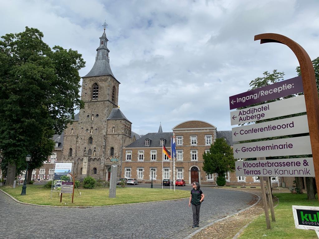 WhatsApp Image 2025-04-11 at 19.10.08 (1).jpeg